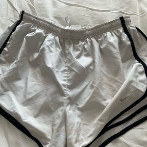 Nike shorts size M